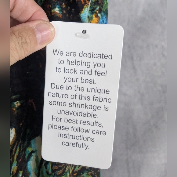 Roman's Size 30 (3XL) Abstract Plant/Floral V-Neck Tunic NWT Button Down - Picture 9 of 13